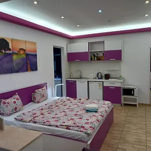 rezervați aici